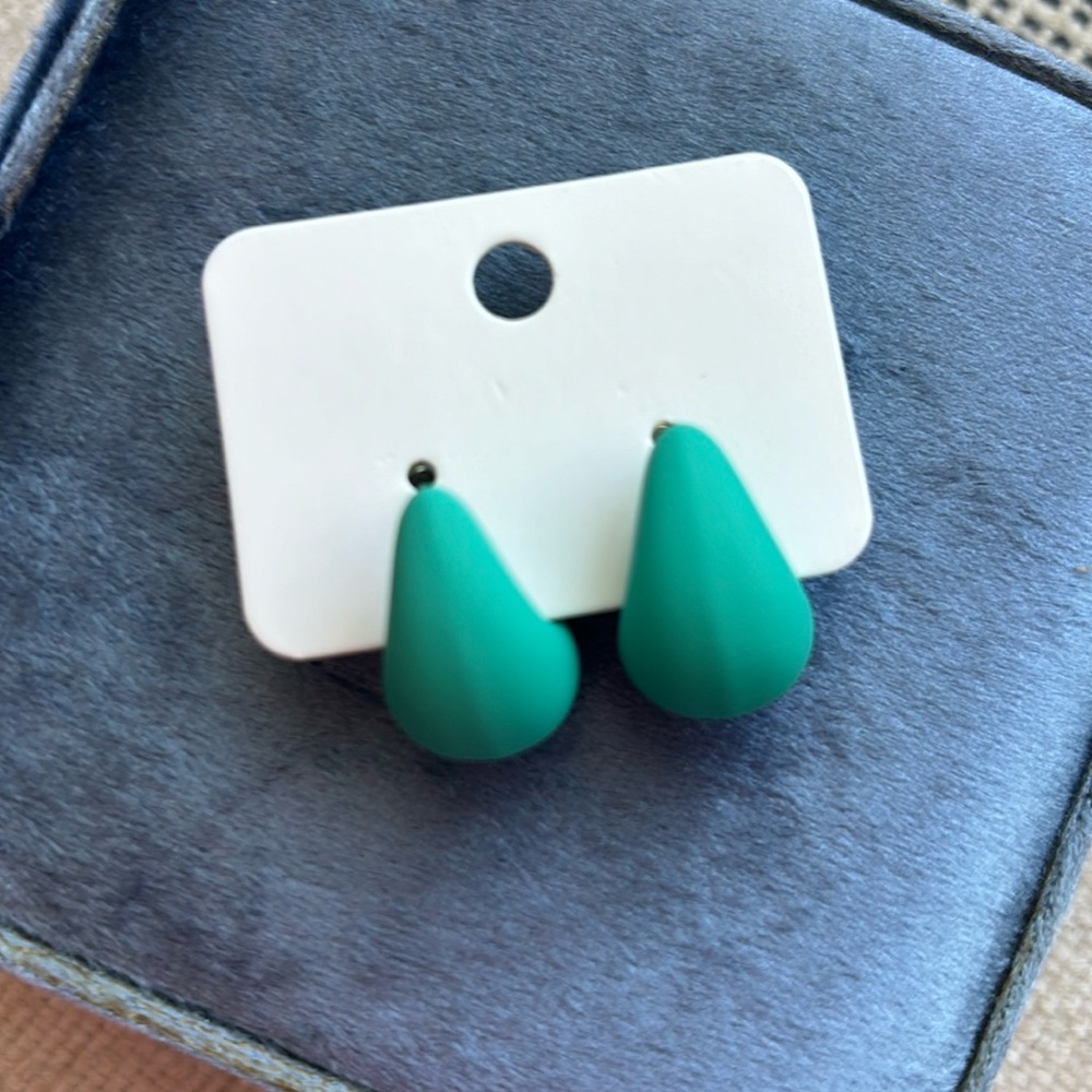 NWT teal drop earrings